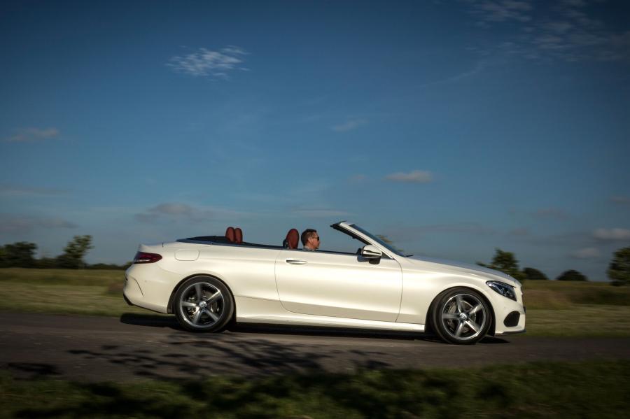  Mercedes-Benz C220 d AMG Line Cabriolet 2016 года  (UK) (фото 9 из 29)